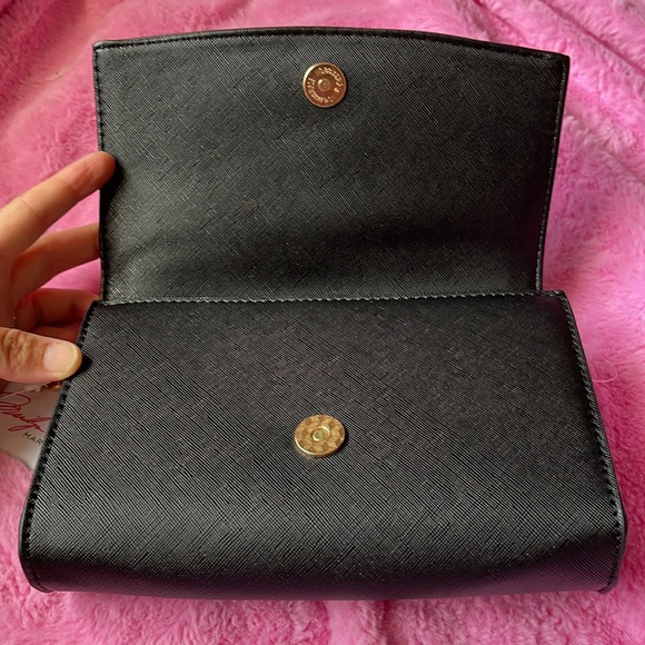 NWT Marilyn Monroe Crossbody with gold chain - Picture 9 of 14